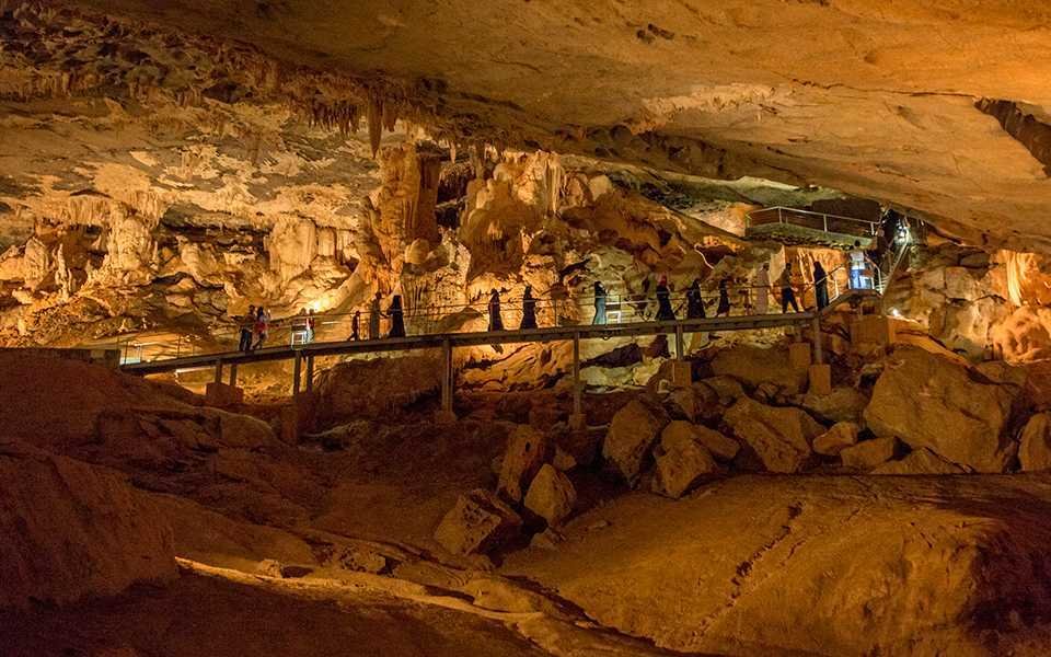 Transfer the Property of Al
                                                                        Hoota Cave to Omran