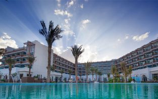 crowne-plaza-hotel-duqm